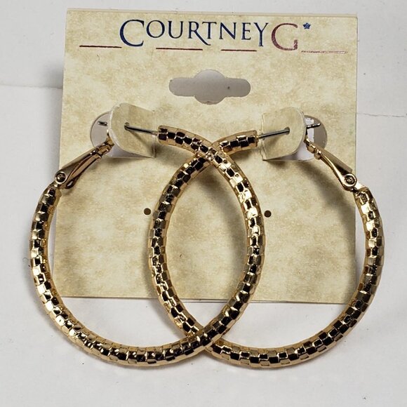 Stylish Textured design Gold-Tone Hoop Earrings - Women's Fashion Jewelry - Picture 4 of 6